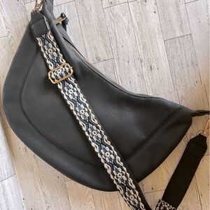 Black Shoulder Bag with Woven Strap – Excellent Condition